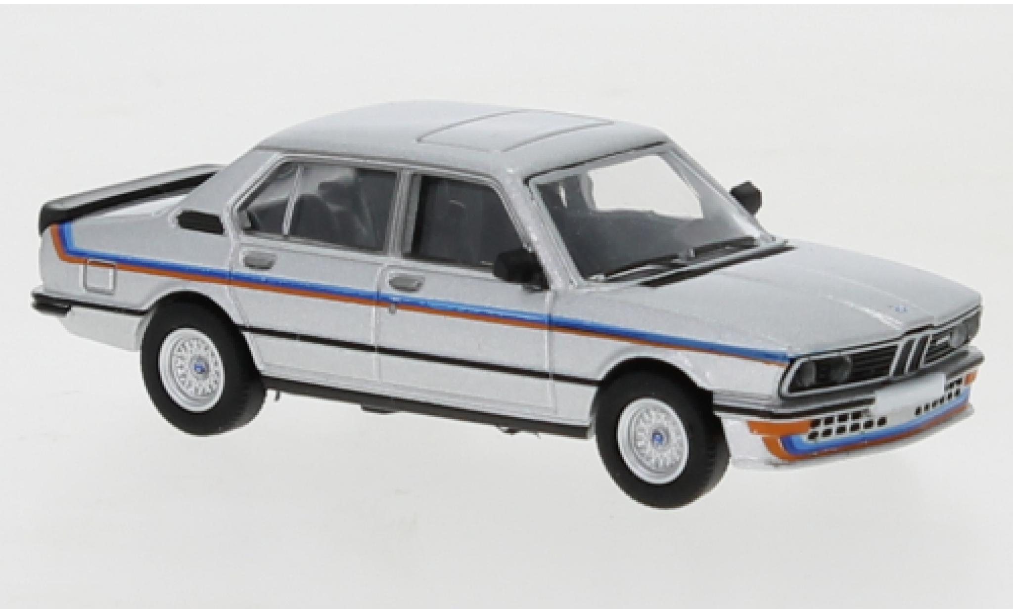 Bmw M535 1/87 PCX87 i (E12) grijs/Dekor 1980 modelauto