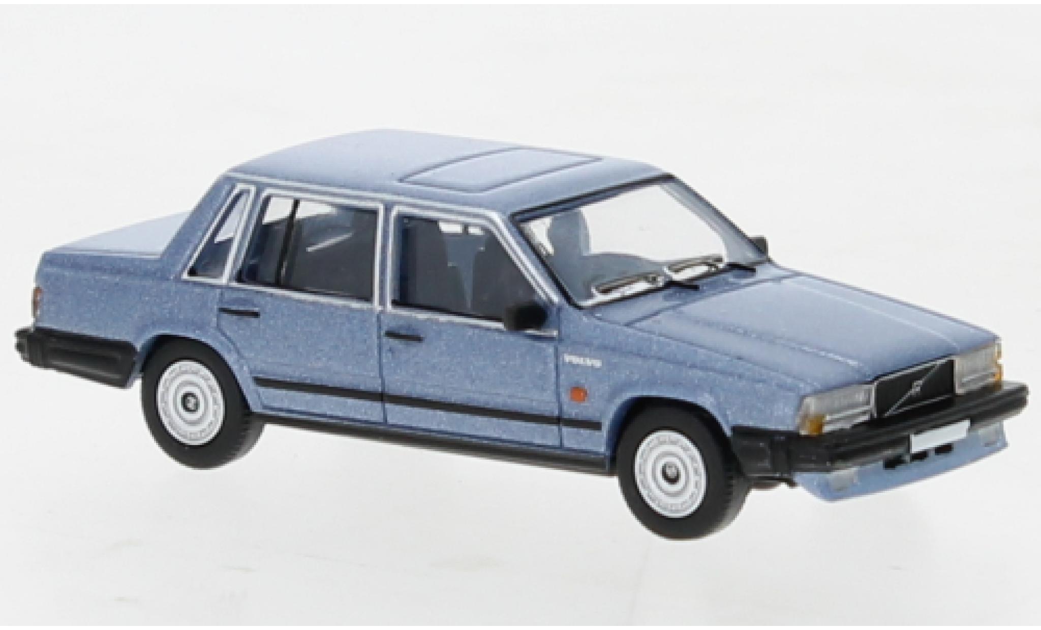 Volvo 740 1/87 PCX87 metallic blauw clair 1984 modelauto