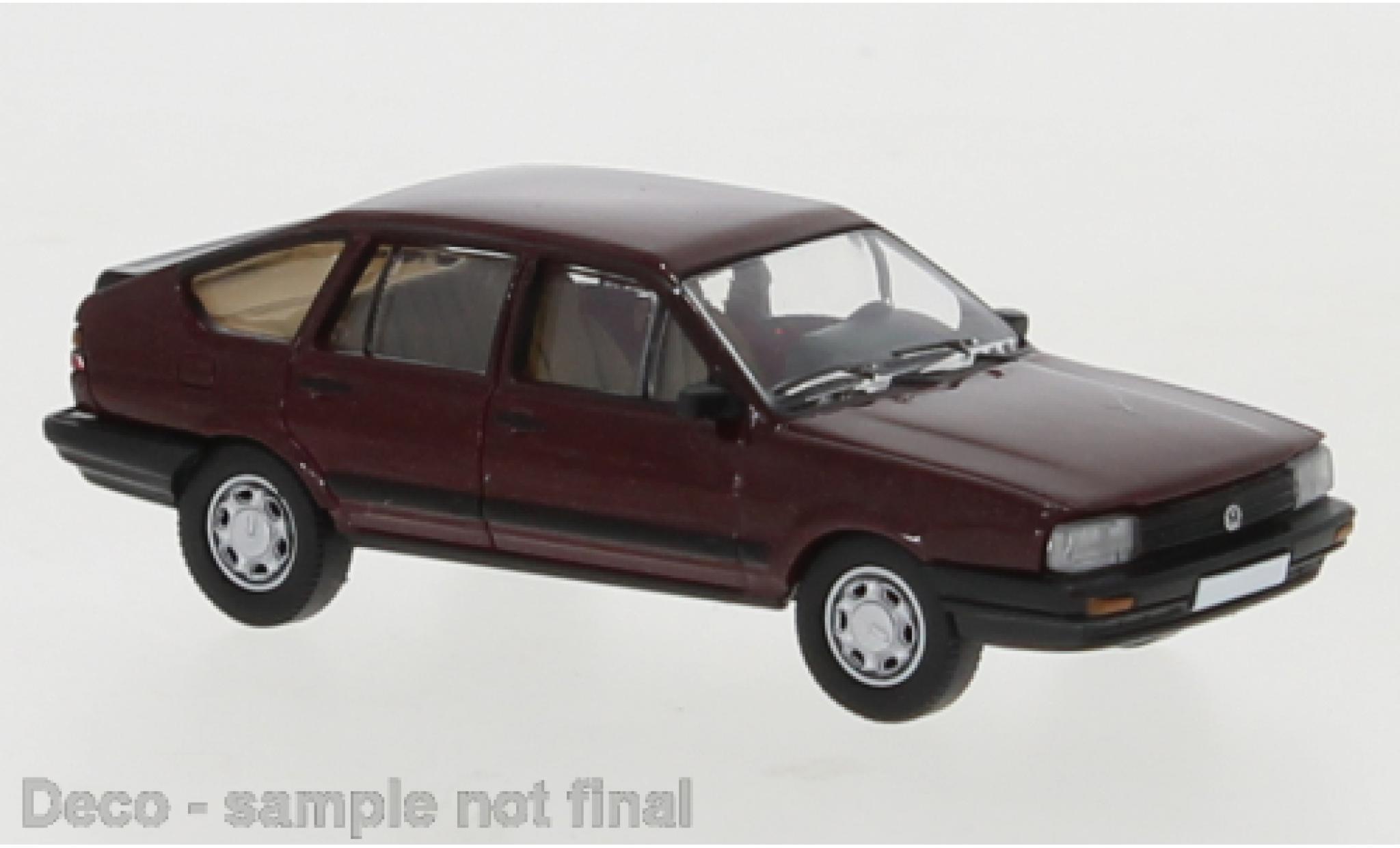 Volkswagen Passat 1/87 PCX87 B2 rood fonc&eacute; 1985 modelauto