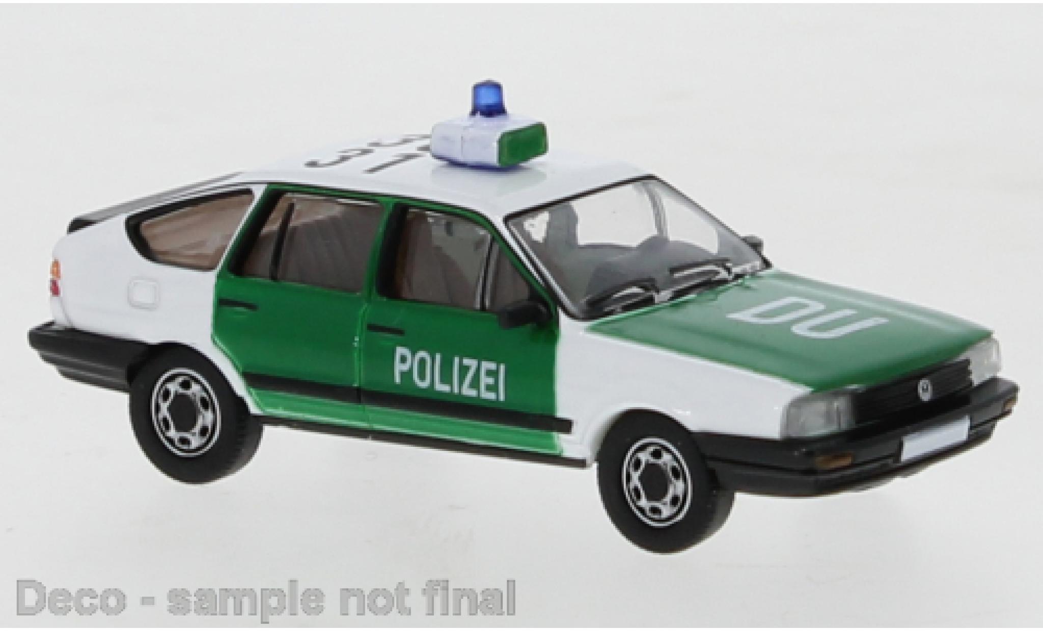 Volkswagen Passat 1/87 PCX87 B2 wit/groen Politie Duisburg 1985 modelauto