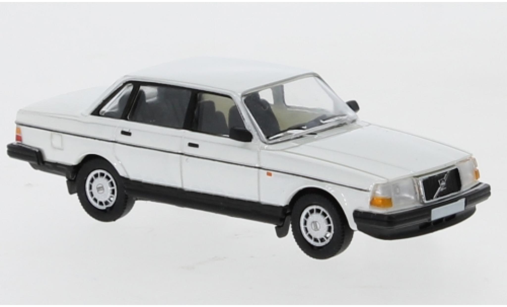 Volvo 240 1/87 PCX87 wit 1989 modelauto