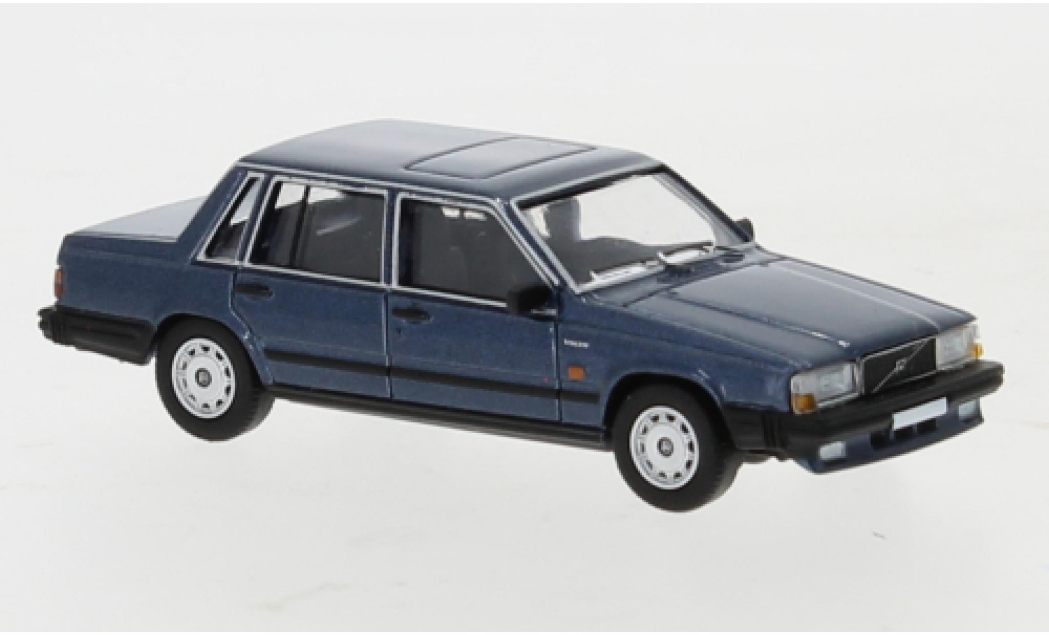 Volvo 740 1/87 PCX87 metallic blauw 1984 modelauto