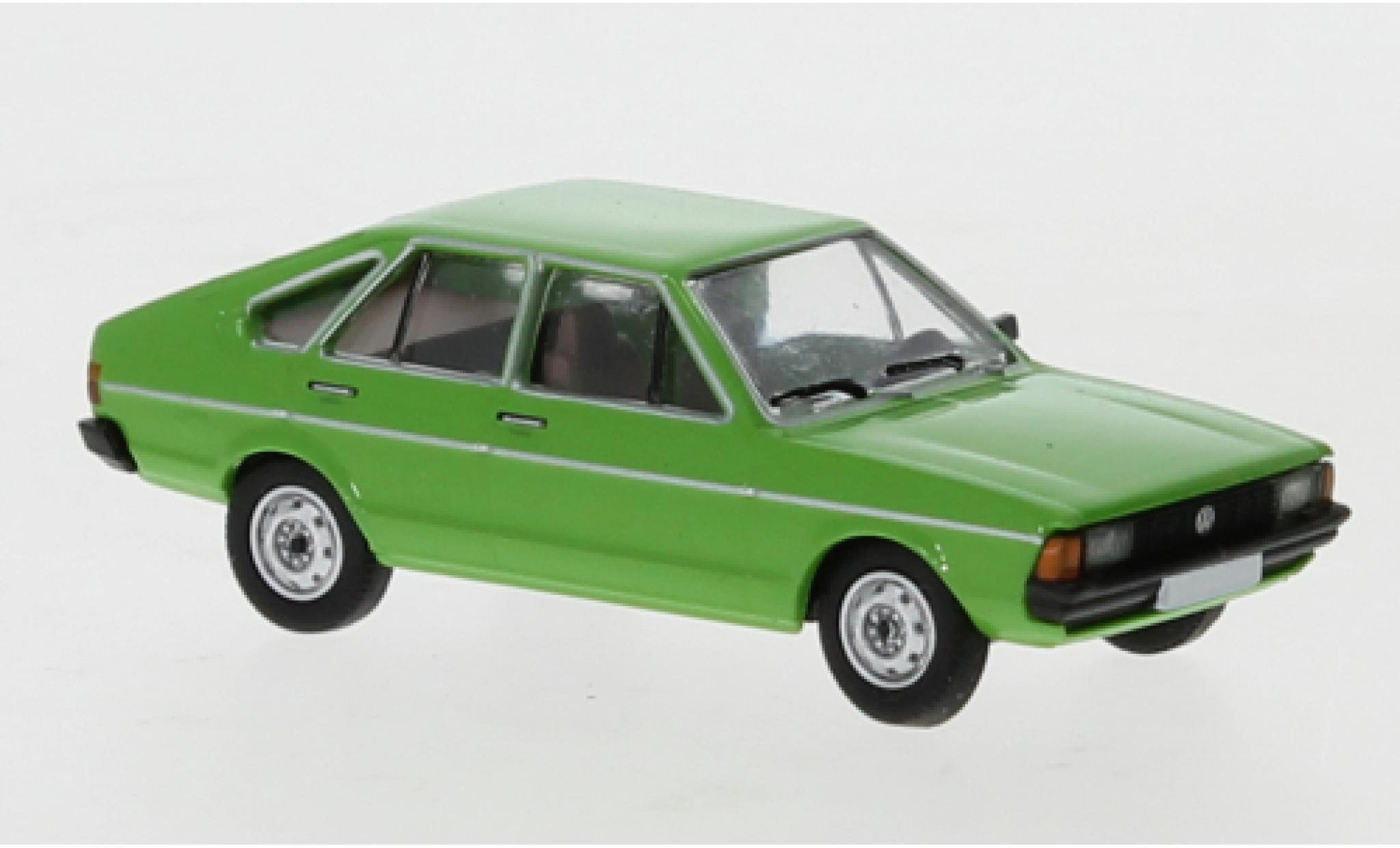 Volkswagen Passat 1/87 PCX87 B1 groen 1977 modelauto