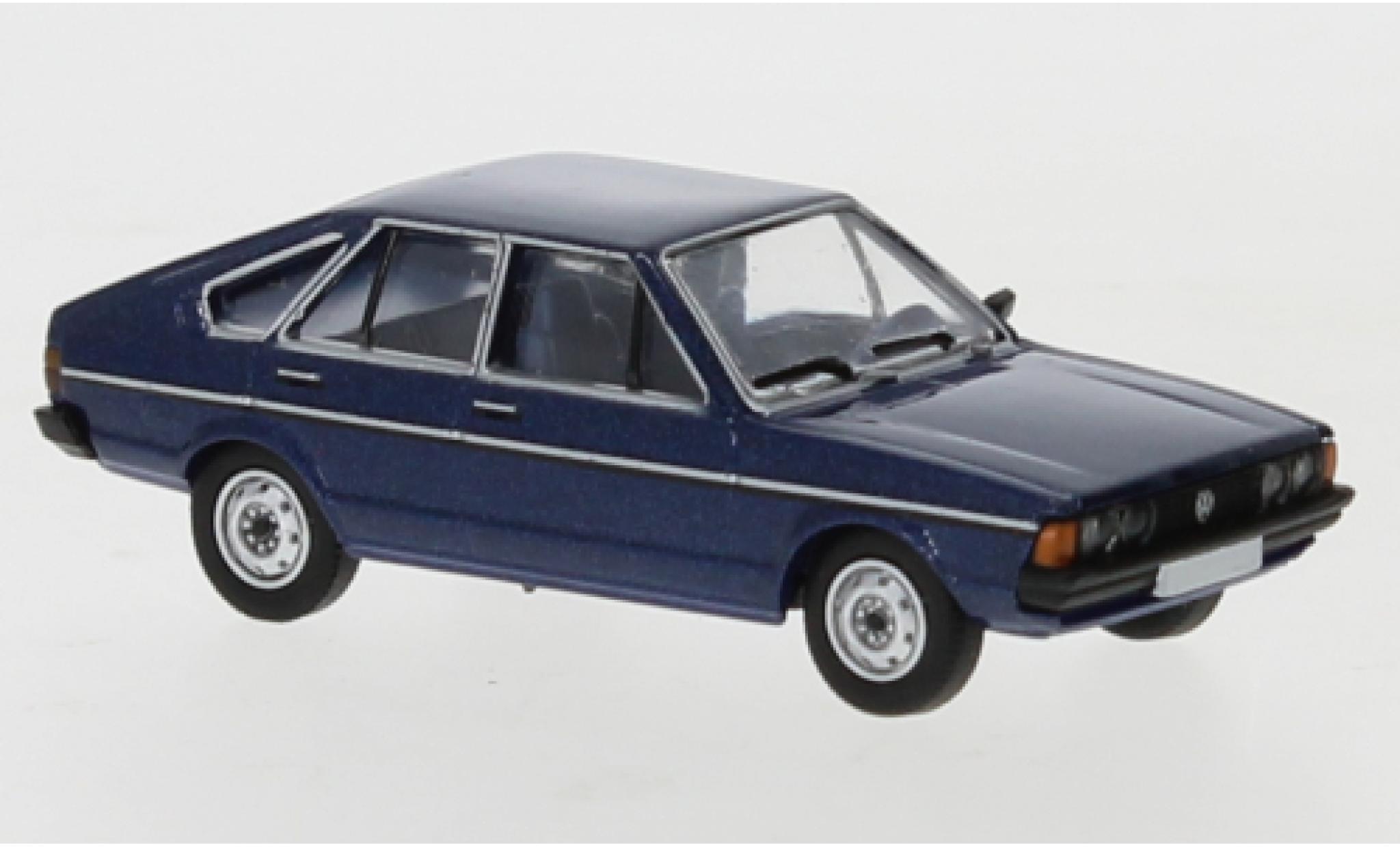 Volkswagen Passat 1/87 PCX87 B1 metallic blauw 1977 modelauto