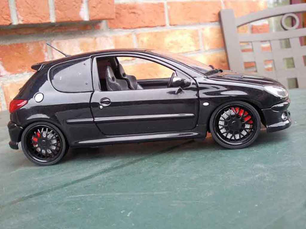 Peugeot 206 RC 1/18 Norev RC jantes zwarts et vitres teintees modelauto