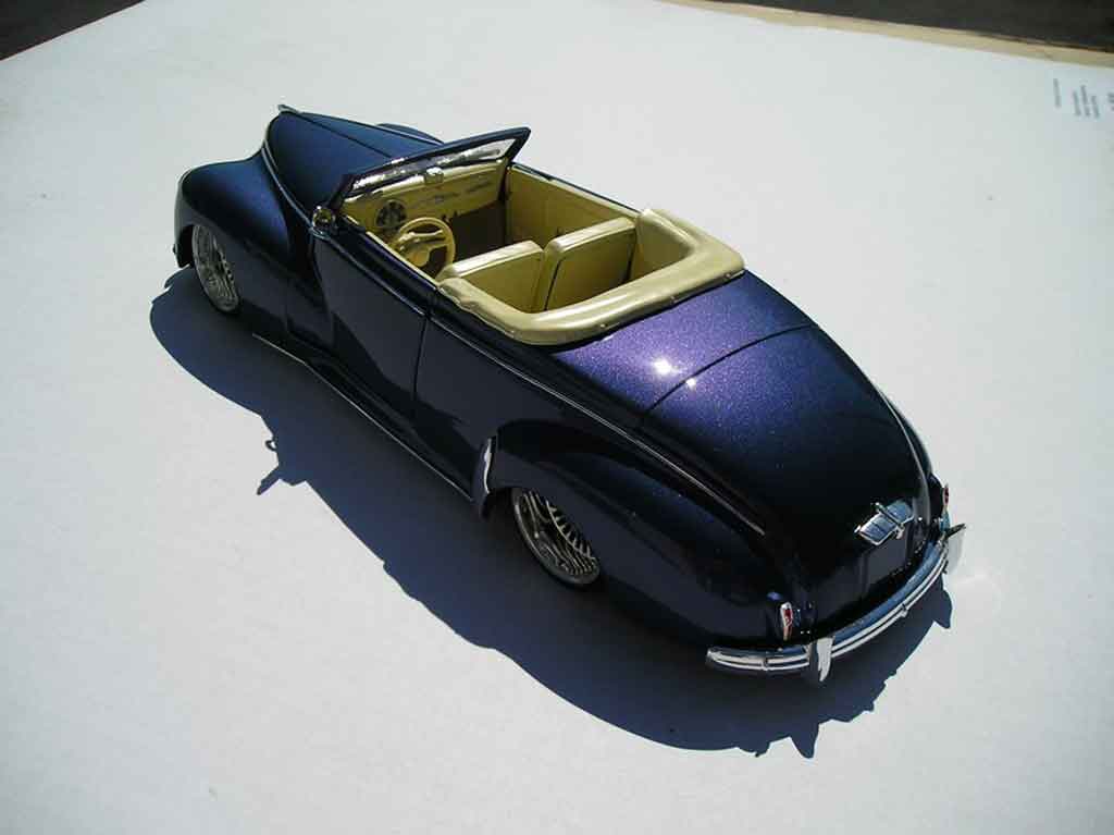 Peugeot 203 cabriolet 1954 blauw metalise jantes low riders 1/18 Solido