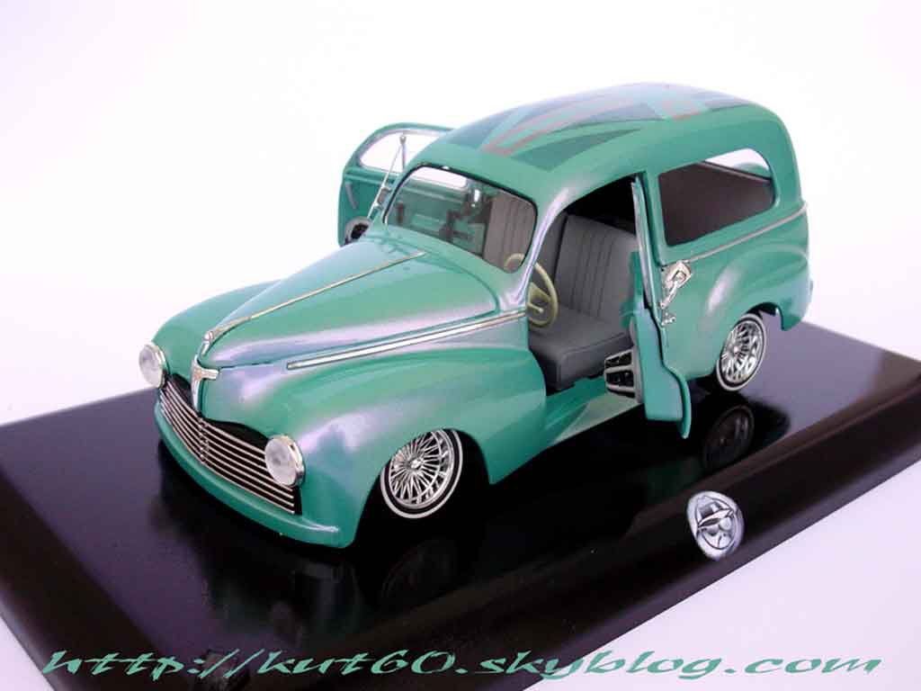 Peugeot 203 Fourgonette short delivery lowride 1/18 Solido