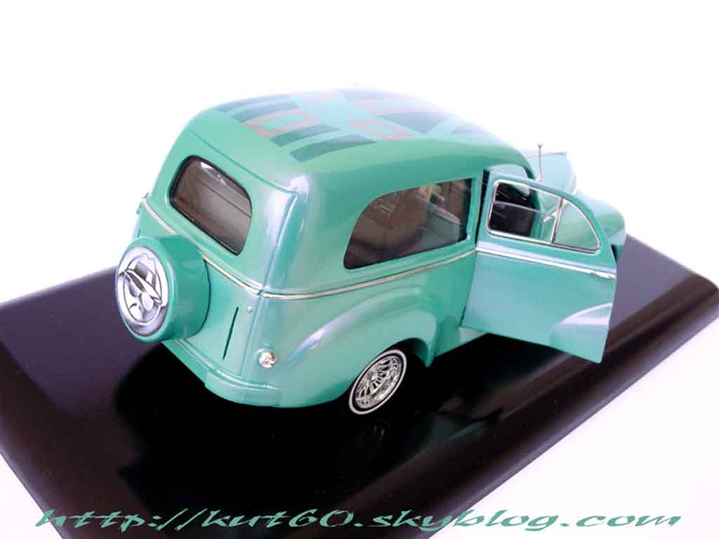 Peugeot 203 Fourgonette short delivery lowride 1/18 Solido