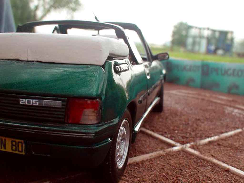 Peugeot 205 CTI roland garros cabriolet 1/18 Solido