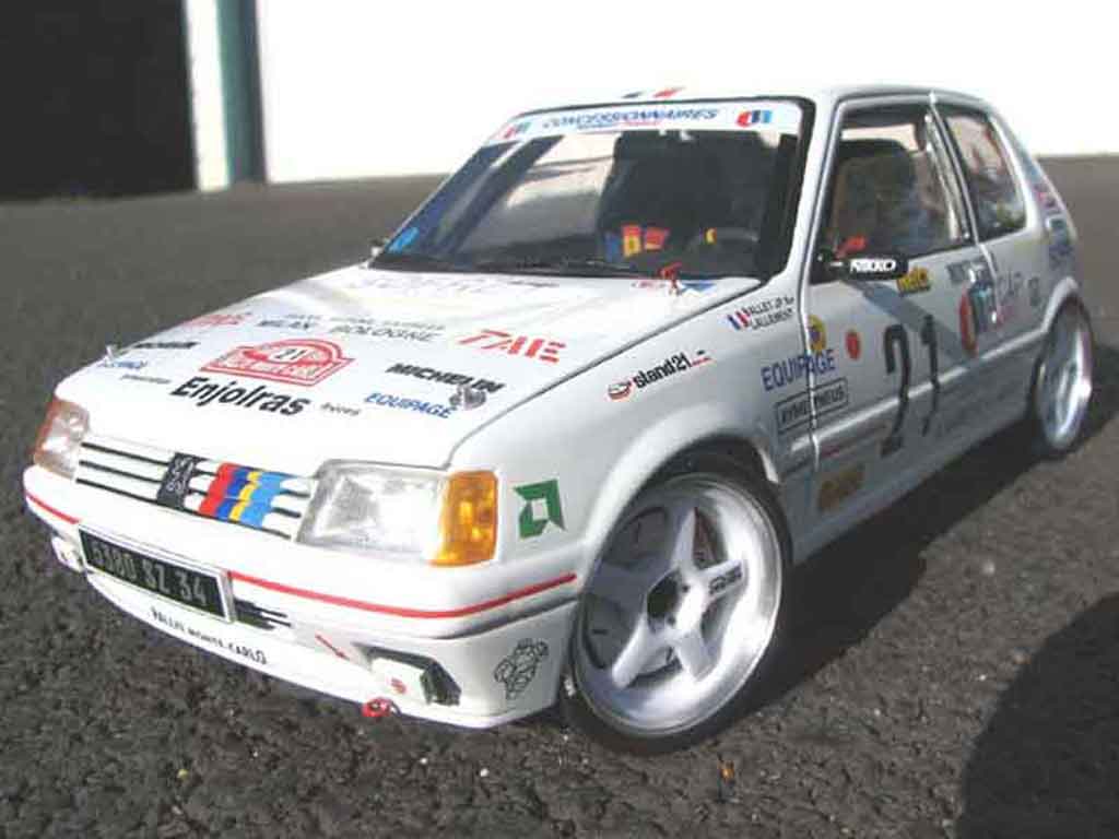 Peugeot 205 Rallye 1/18 Solido Rallye siglee pts modelauto