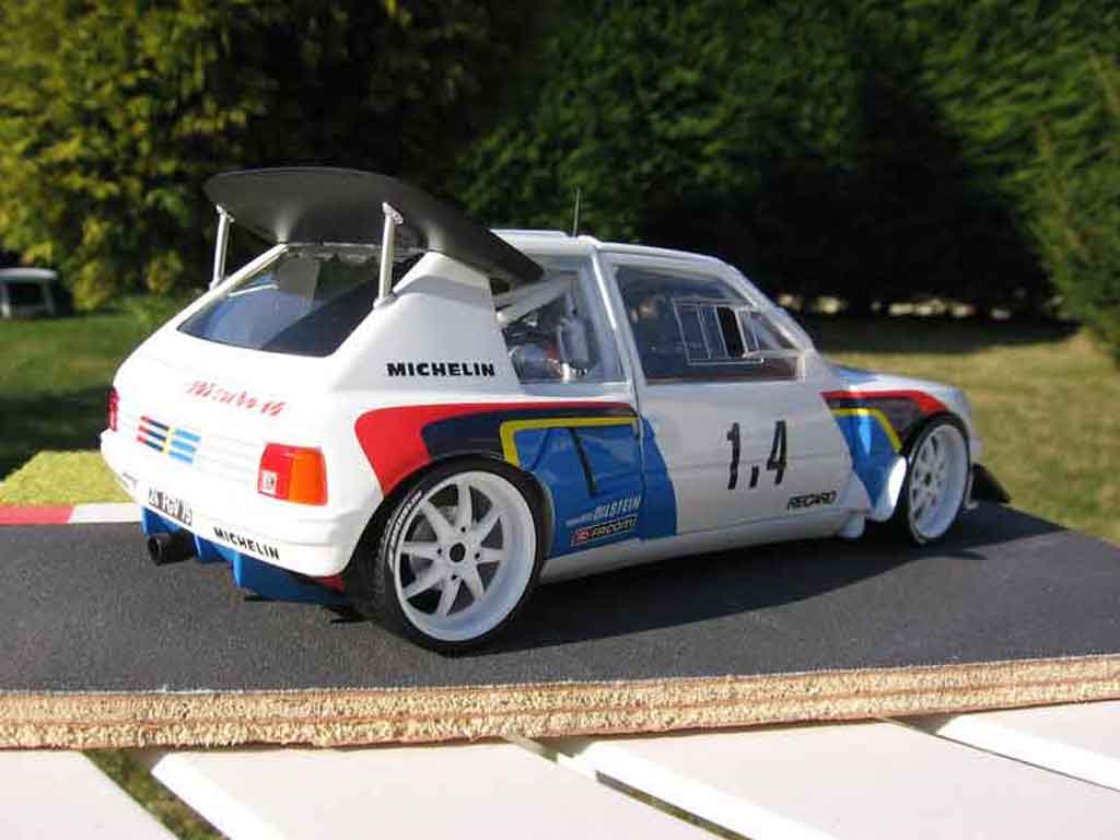 Peugeot 205 Turbo 16 1/18 Solido Turbo 16 rallye T16 modelauto