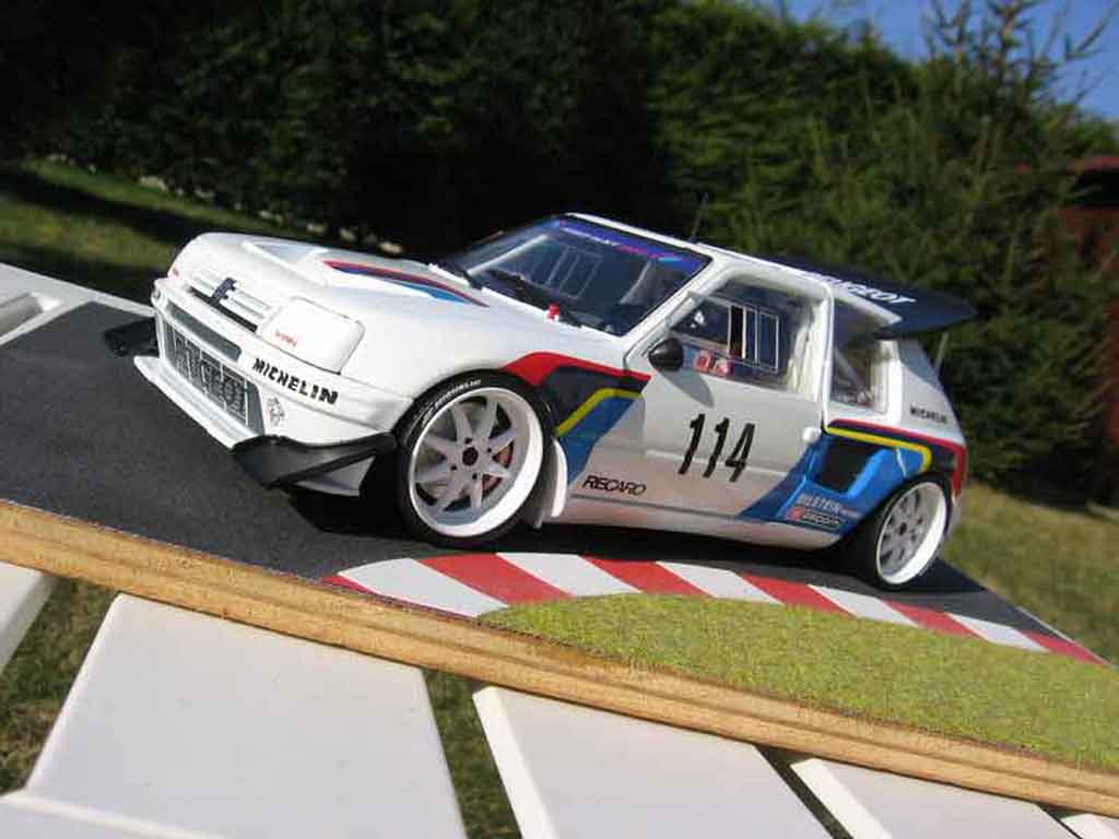 Peugeot 205 Turbo 16 rallye T16 1/18 Solido