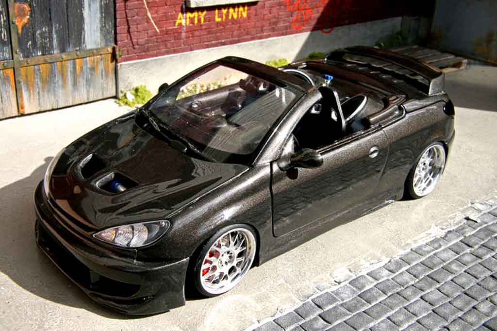 Peugeot 206 CC carbon covered 1/18 Solido