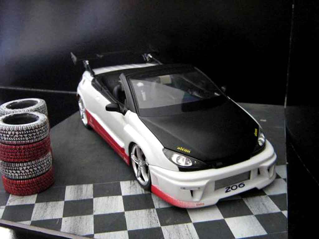 Peugeot 206 CC parotech racing 1/18 Norev