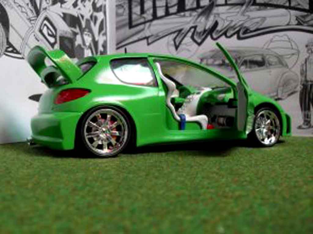 Peugeot 206 WRC mela verde 1/18 Solido
