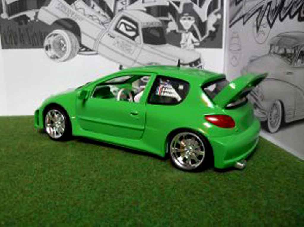 Peugeot 206 WRC mela verde 1/18 Solido