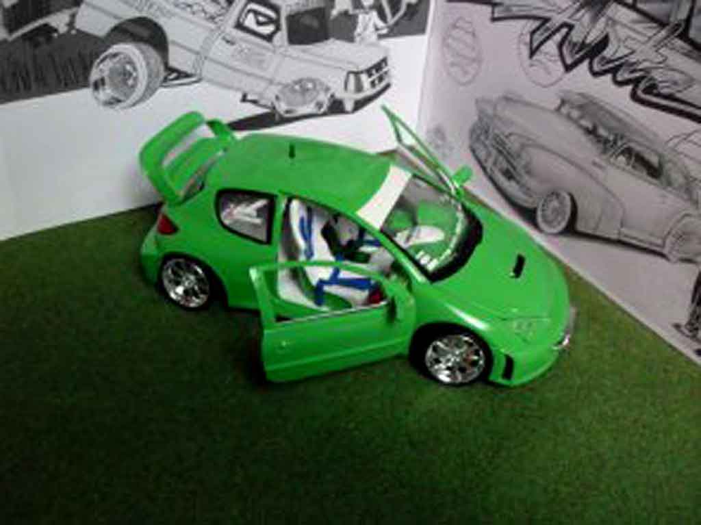 Peugeot 206 WRC mela verde 1/18 Solido