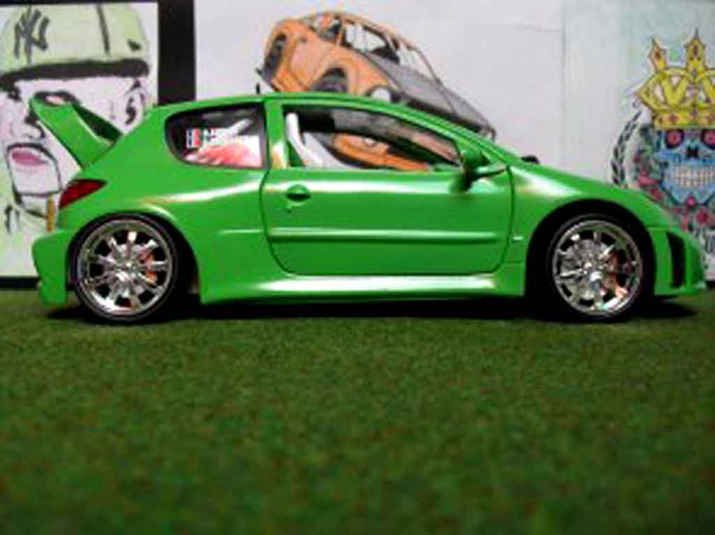 Peugeot 206 WRC 1/18 Solido WRC mela verde modelauto