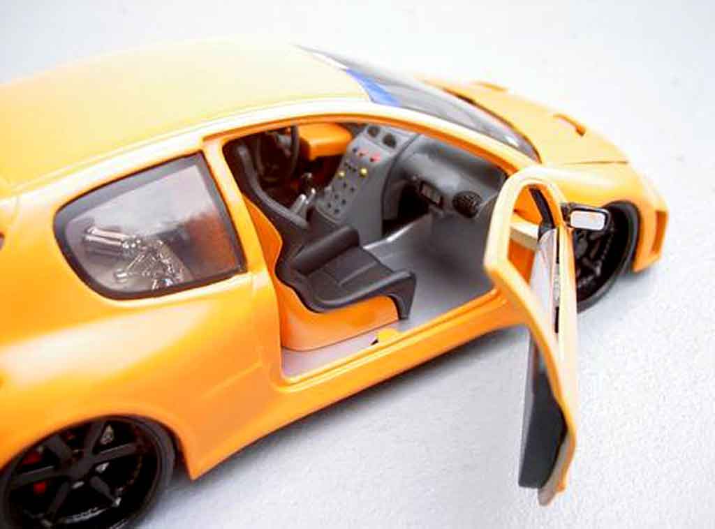 Peugeot 206 WRC street racing oranje 1/18 Solido