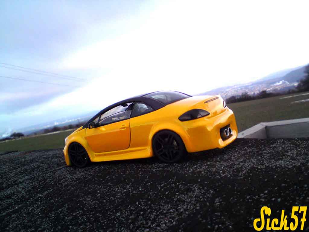 Peugeot 307 CC show car geel 1/18 Solido