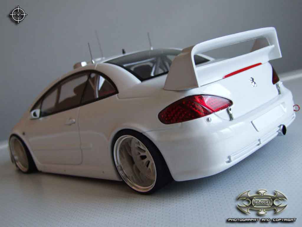 Peugeot 307 WRC plain body wit jantes bbs 1/18 Autoart