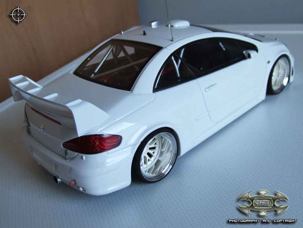 Peugeot 307 WRC plain body wit jantes bbs 1/18 Autoart