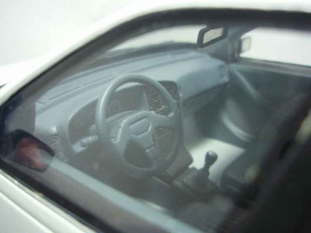 Peugeot 405 Mi16 phase 2 1992 wit 1/18 Ottomobile
