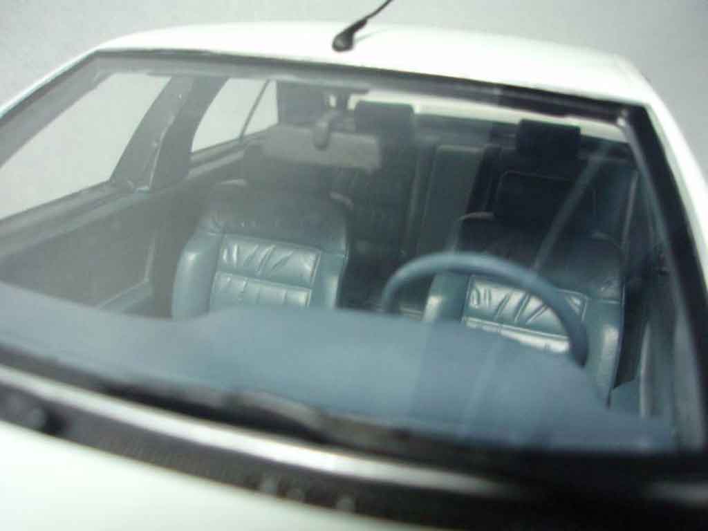 Peugeot 405 Mi16 phase 2 1992 wit 1/18 Ottomobile