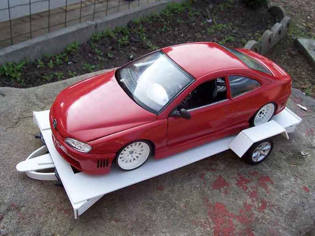 Peugeot 406 Base pack sport rood 1/18 Gate