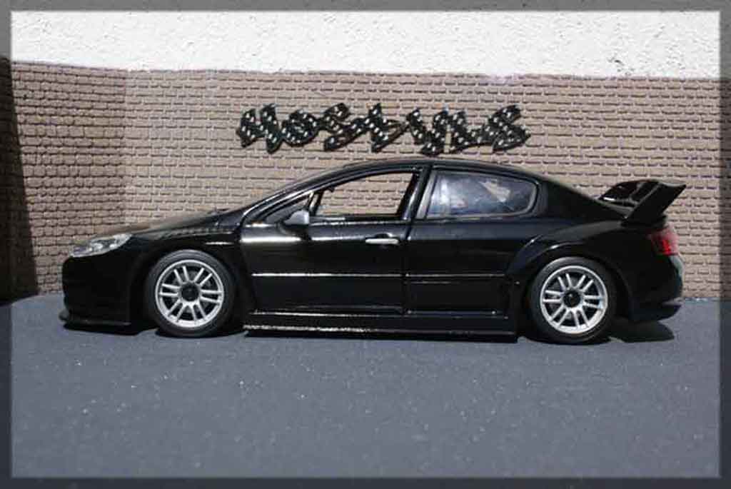 Peugeot 407 Silhouette plain body zwart 1/18 Motormax