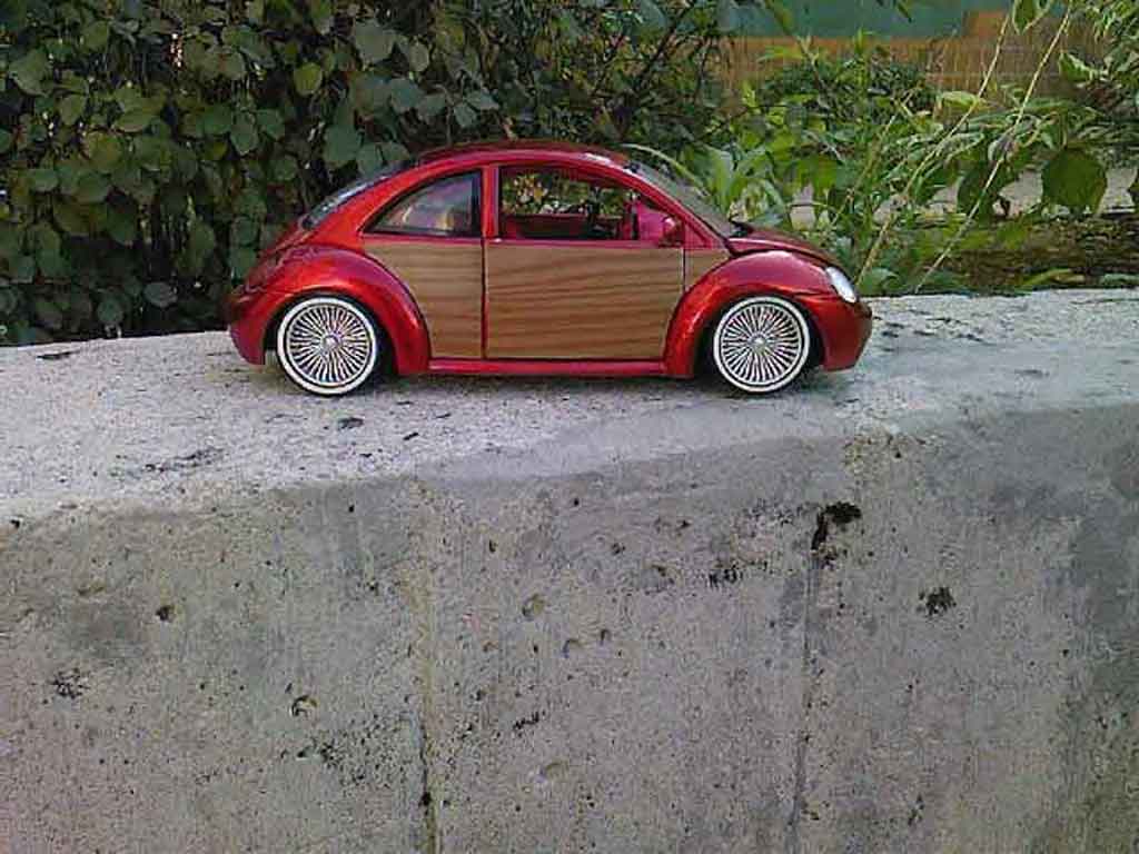 Volkswagen New Beetle Base low rider 1/18 Burago