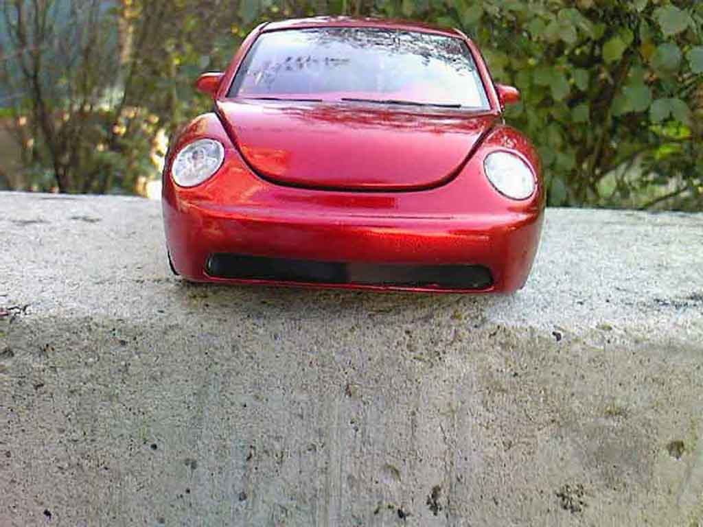 Volkswagen New Beetle Base low rider 1/18 Burago