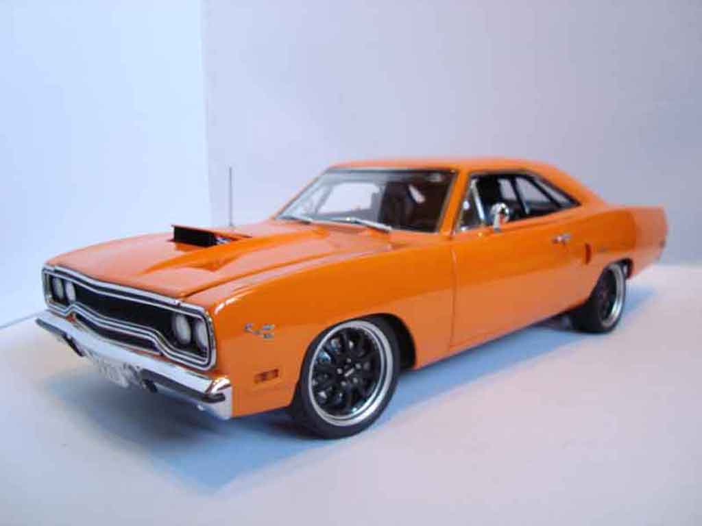 Porsche 911 Base road runner 1970 beperkt edition of 1/18 GMP