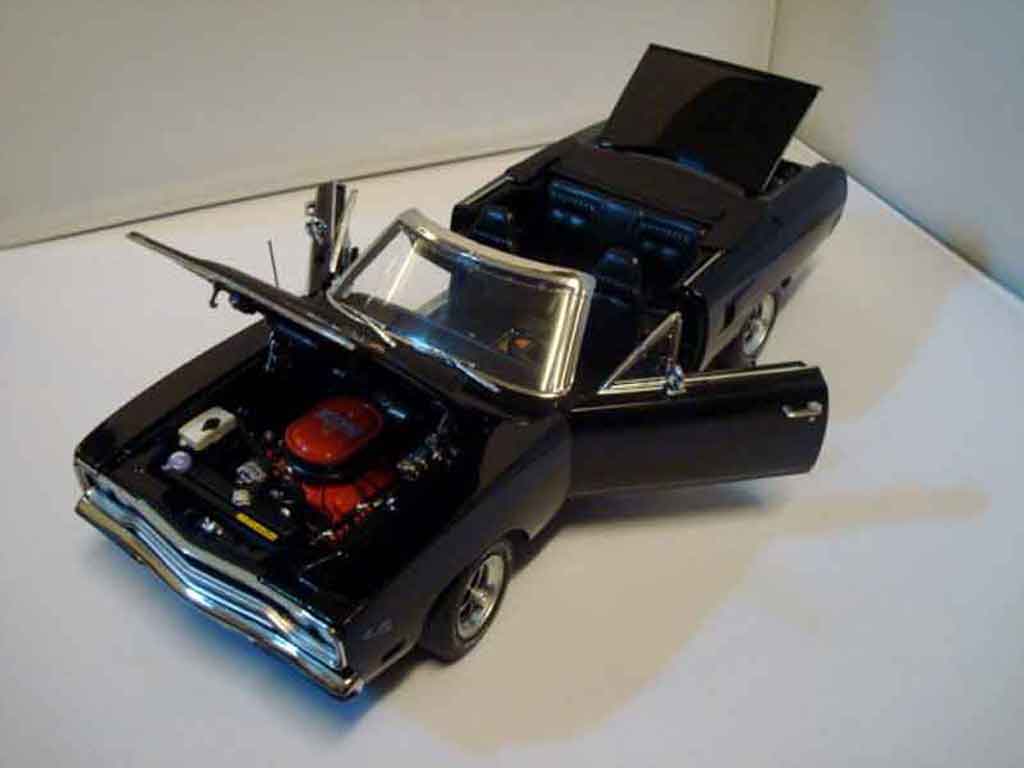 Plymouth GTX Road Runner roadrunner 440+6 zwart 1970 beperkt edition of 1250 1/18 GMP