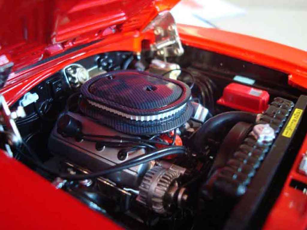 Plymouth GTX Base 426 hemi gtx in rallye red 1/18 GMP