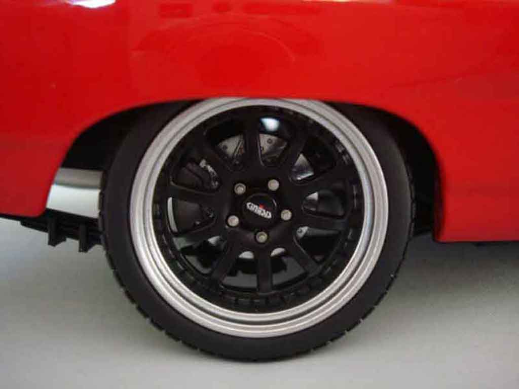 Plymouth GTX Base 426 hemi gtx in rallye red 1/18 GMP