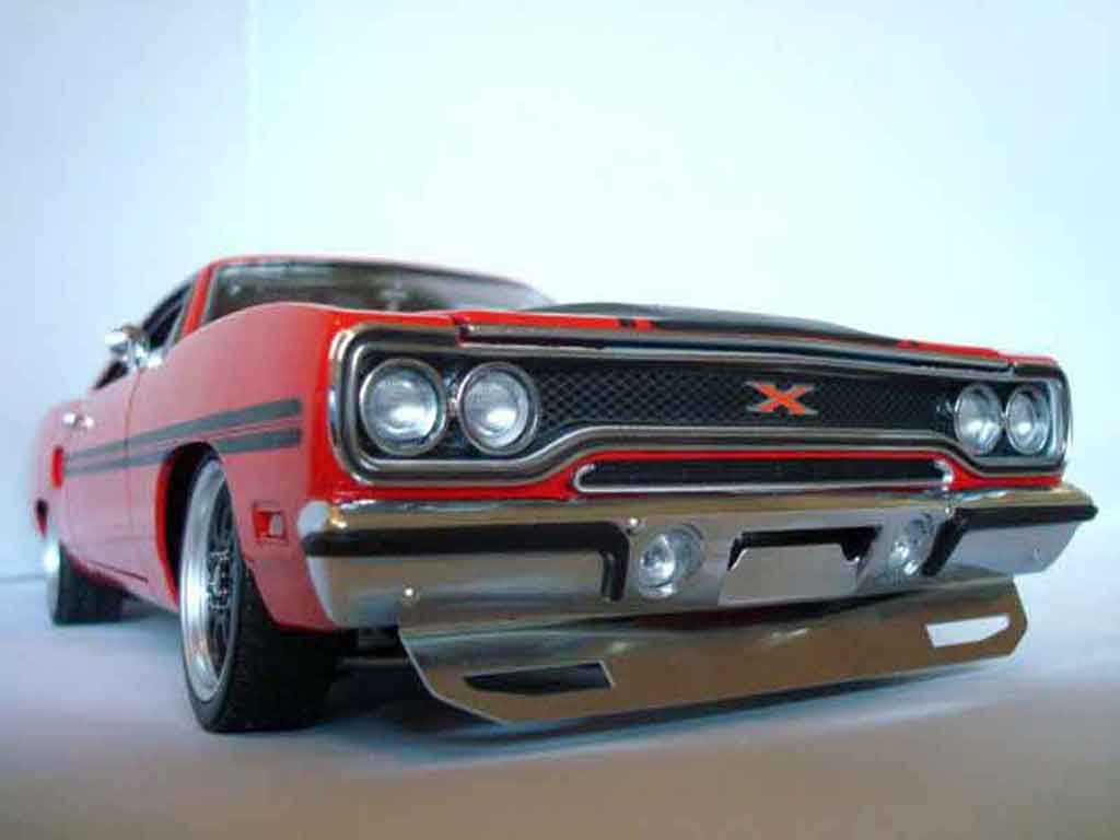 Plymouth GTX 1/18 GMP 426 hemi gtx in rallye red modelauto