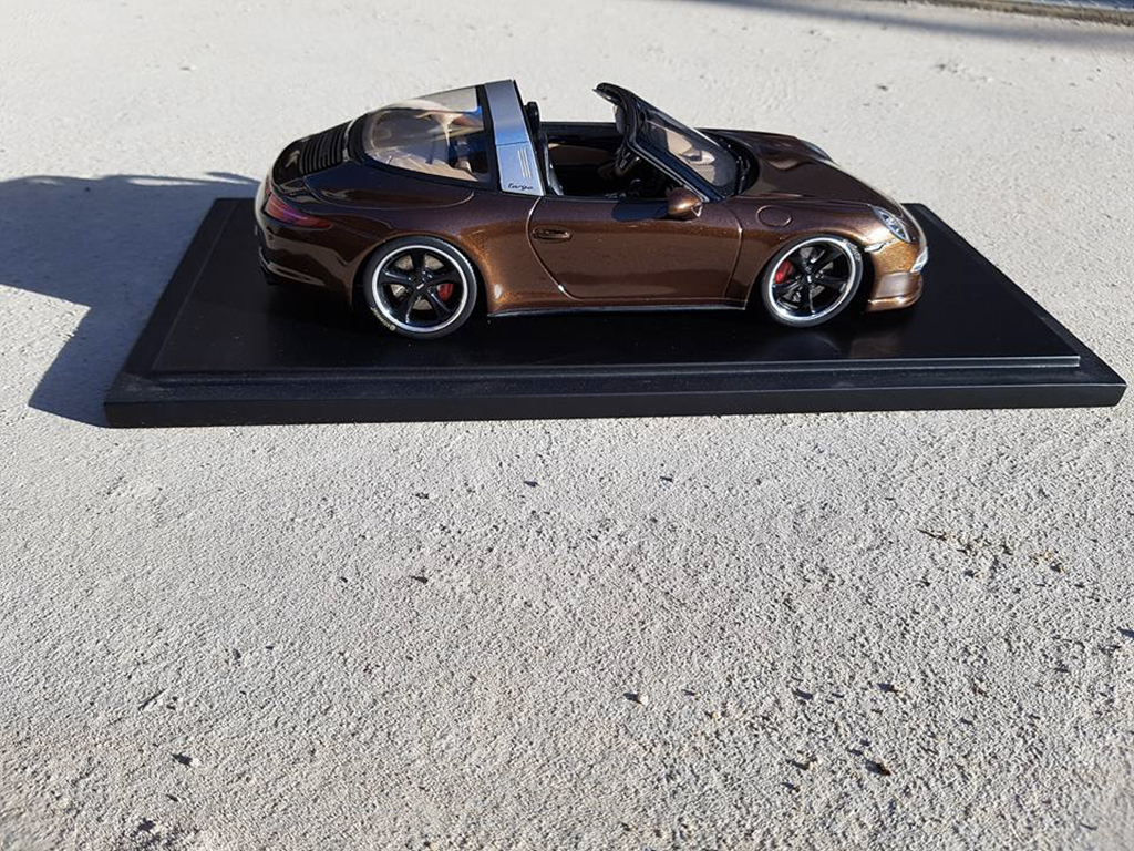 Porsche 911 Targa 4 GTS bruin jantes techart 1/18 GT Spirit