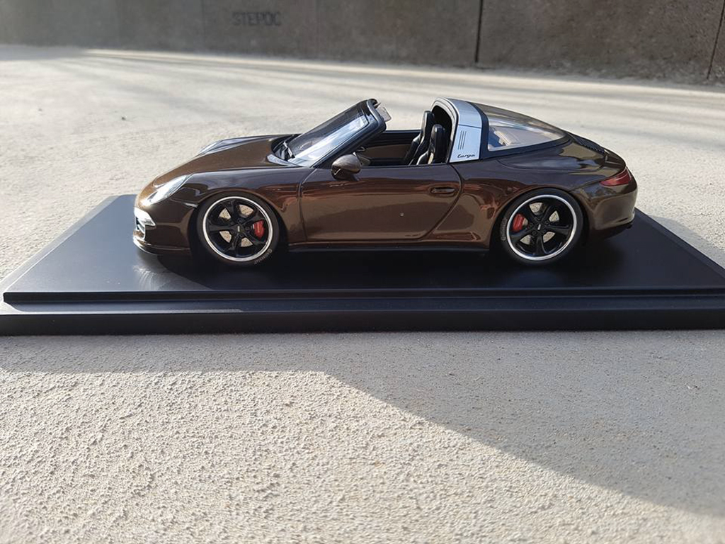Porsche 911 Targa 4 GTS bruin jantes techart 1/18 GT Spirit