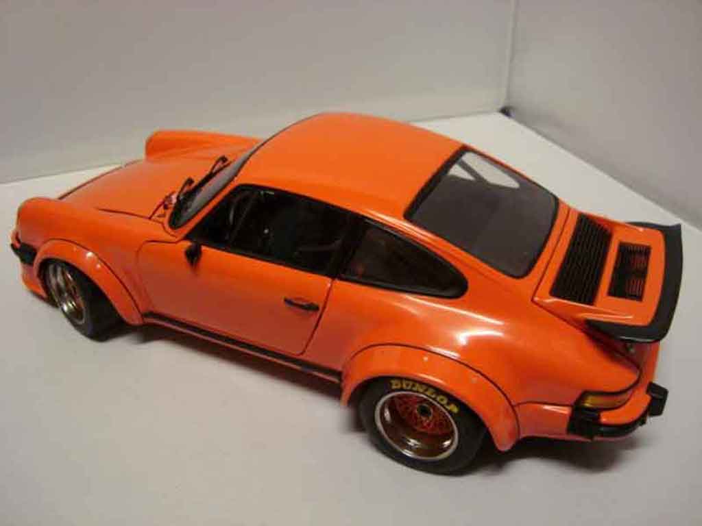 Porsche 934 RSR Turbo oranje 1/18 Exoto