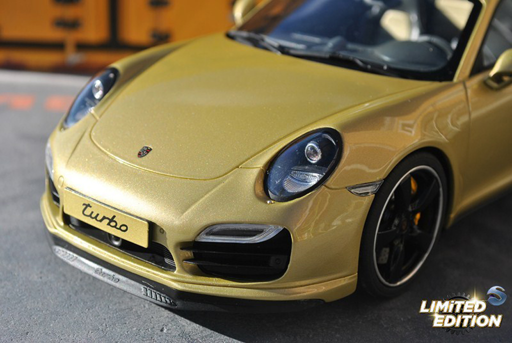 Porsche 911 Turbo Exclusive champagne 1/18 GT Spirit