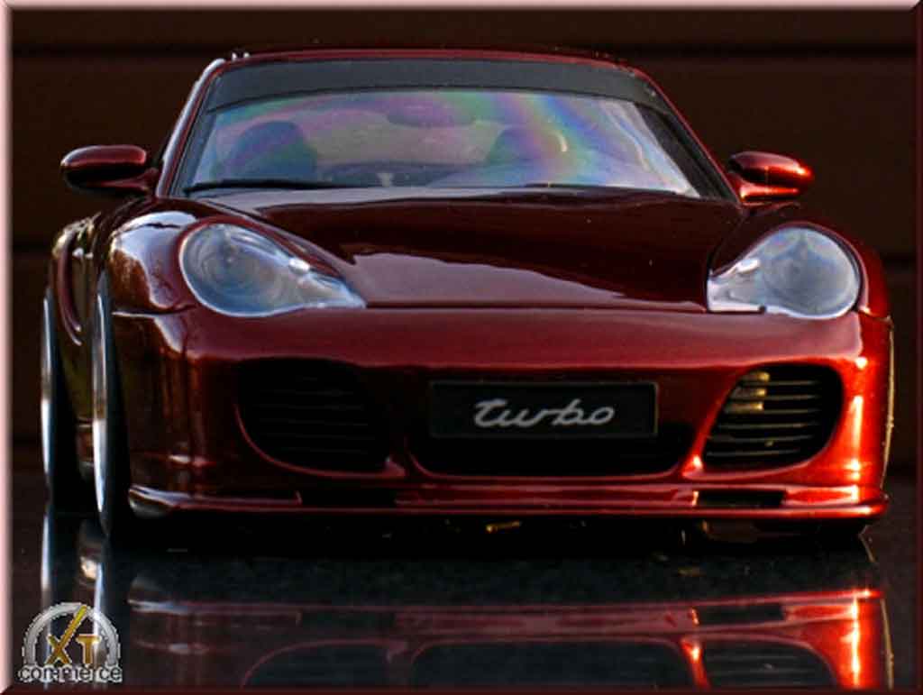 Porsche 911 Turbo peinture cameleon et jantes 20 pouces 1/18 Autoart