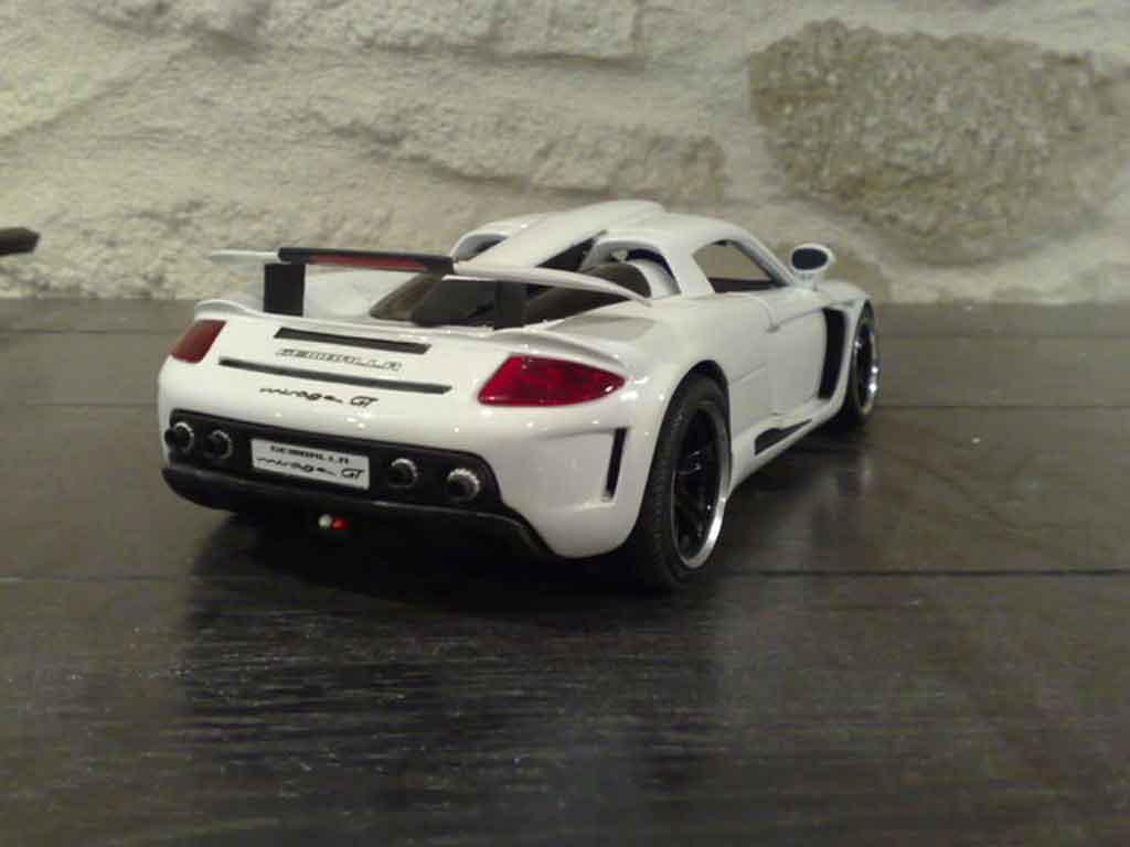 Gemballa Mirage GT mirage wit 1/18 Maisto