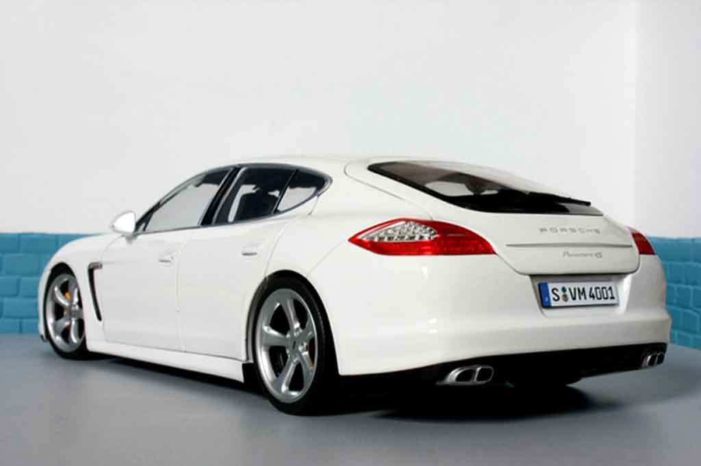 Porsche Panamera 4S wit 1/18 Norev