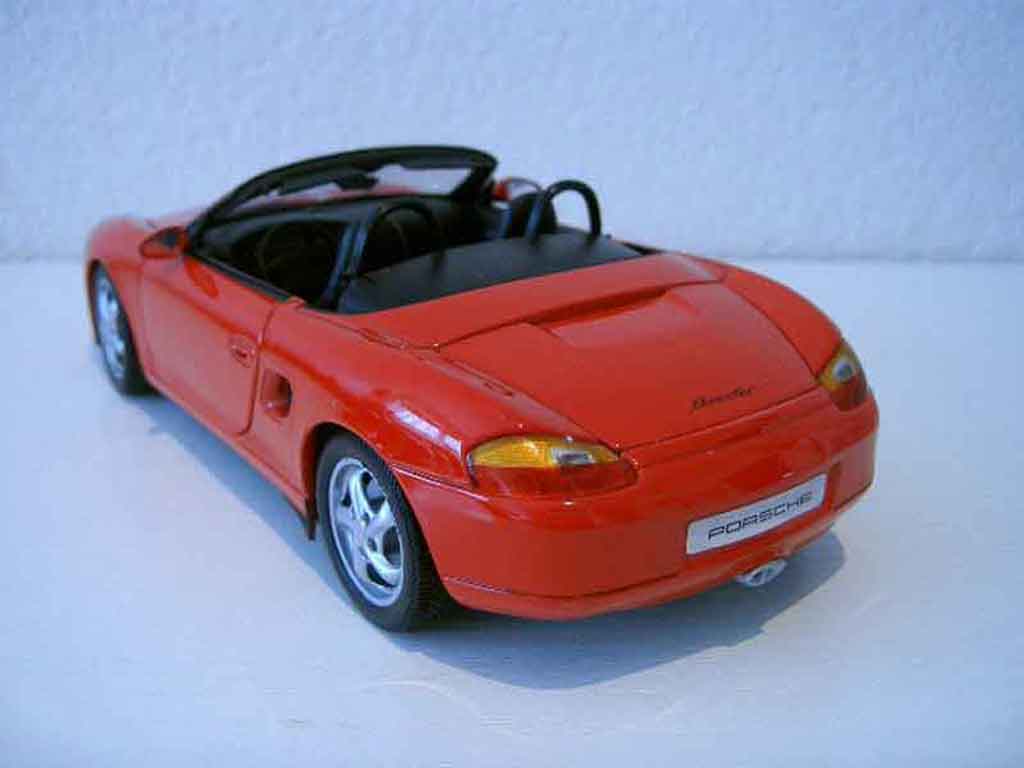 Porsche Boxster Base 987 rood 1/18 Ut Models