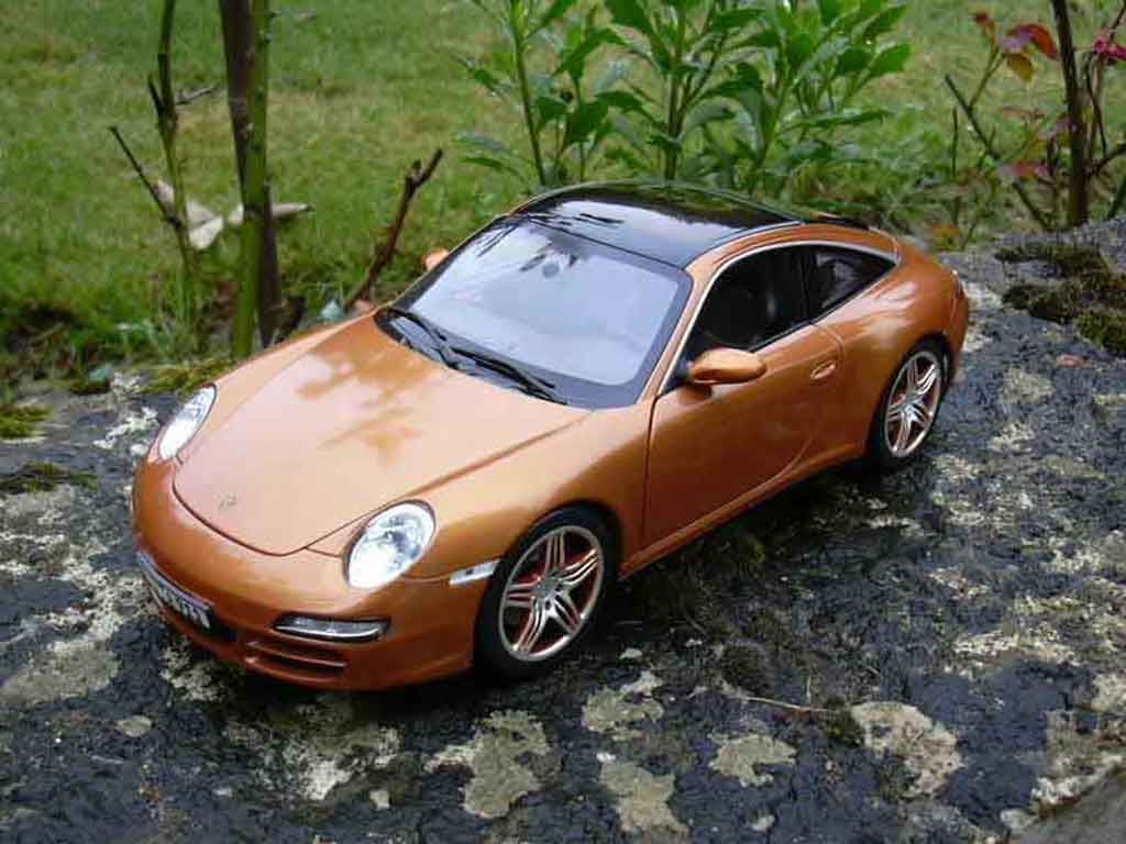 Porsche 911 Targa 4S oranje 1/18 Norev