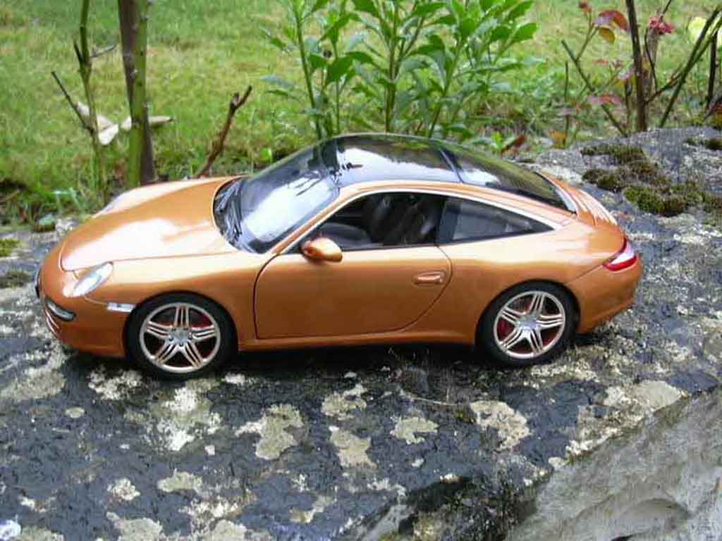 Porsche 911 Targa 4S oranje 1/18 Norev
