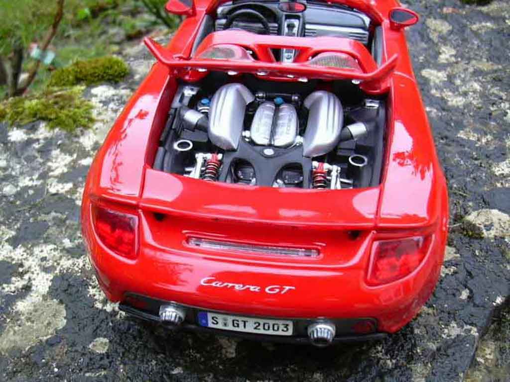 Porsche Carrera GT Base rood 1/18 Maisto