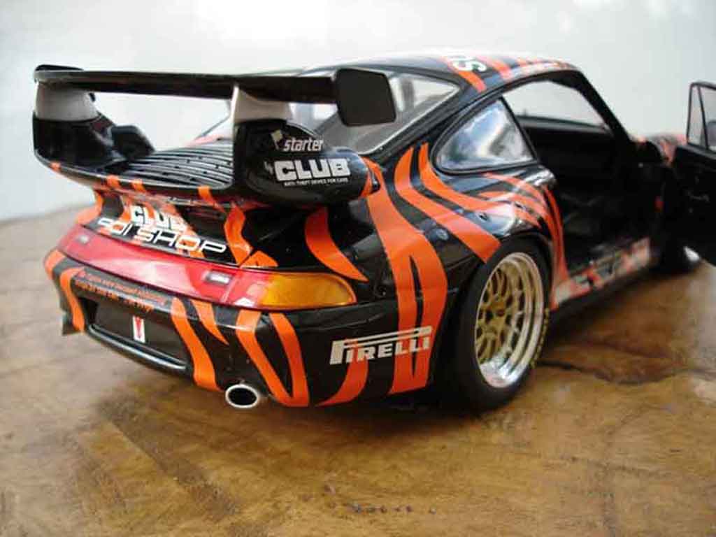 Porsche 993 GT2 1/18 Ut Models GT2 evo superflo #24 modelauto