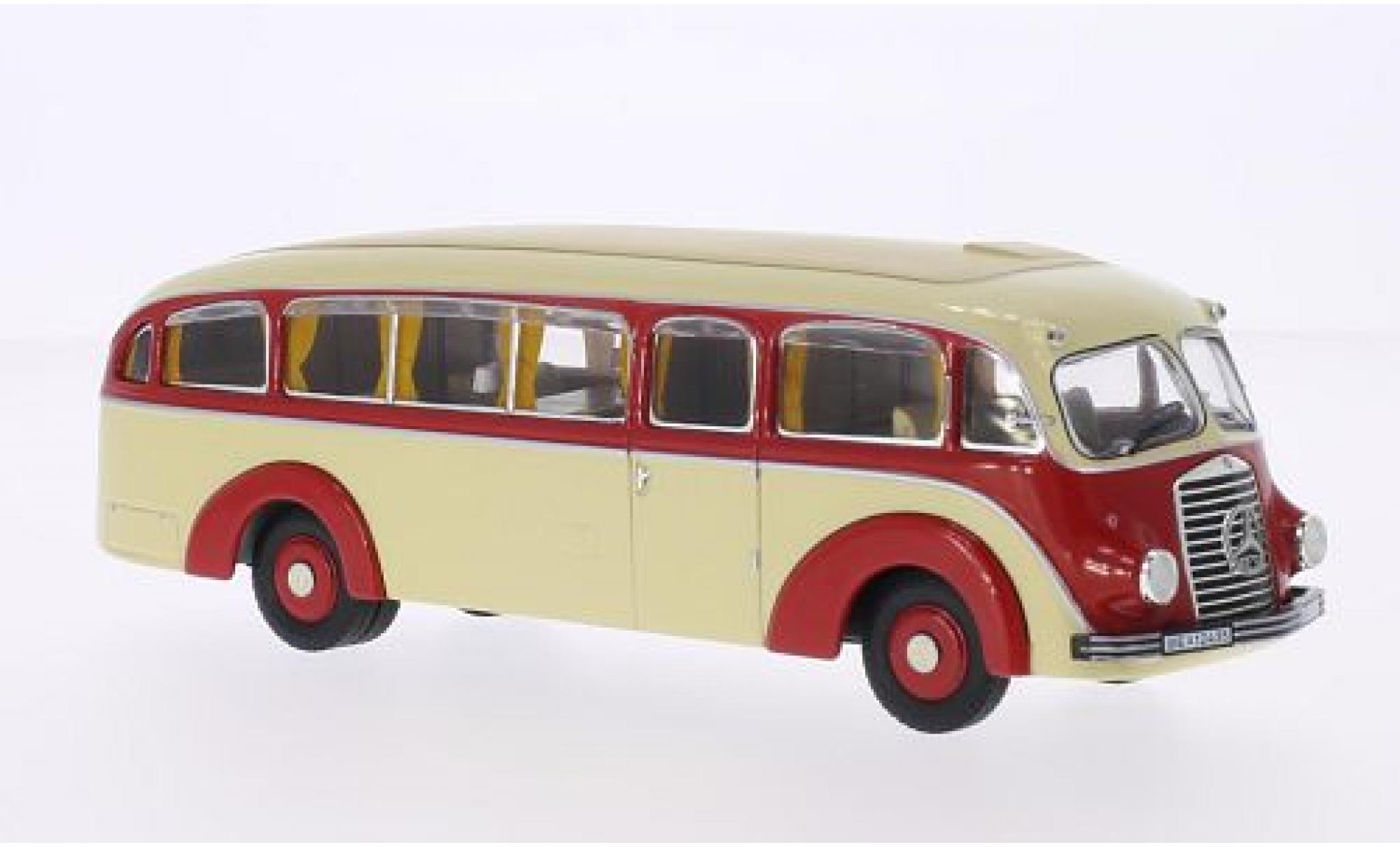 Mercedes CLA 1/43 Premium ClassiXXs LO 3500 beige/rood modelauto